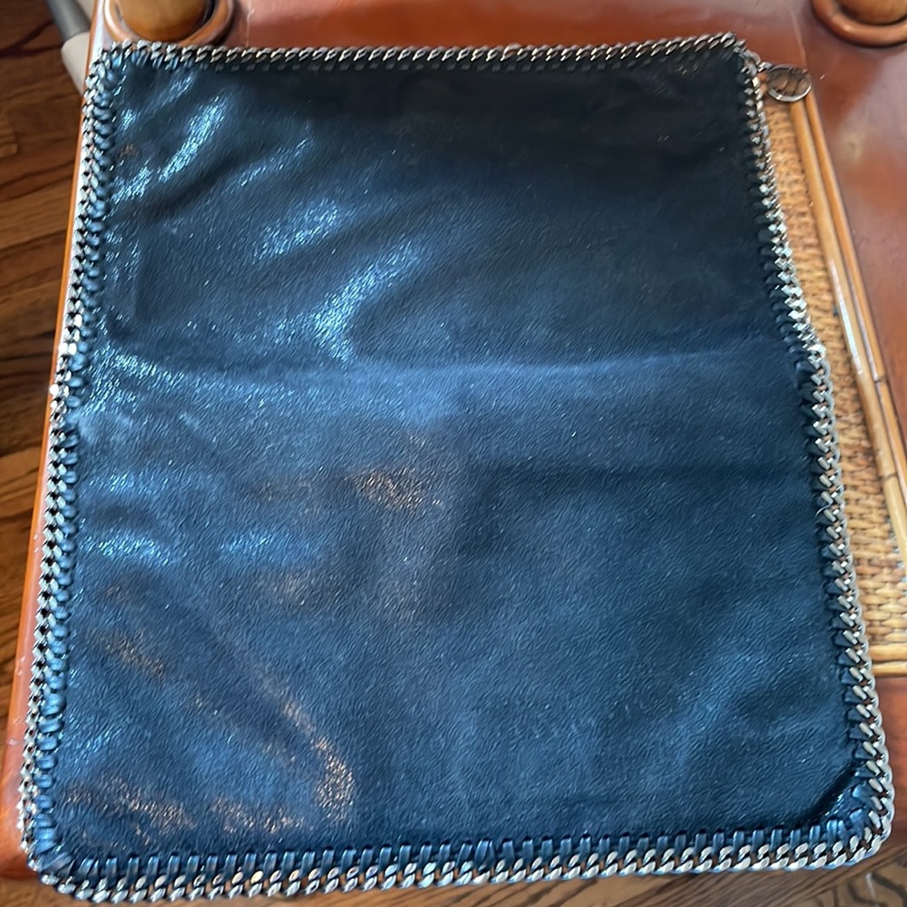 PRICE DROP 🎉🎉Stella McCartney vegan leather clutch pristine condition